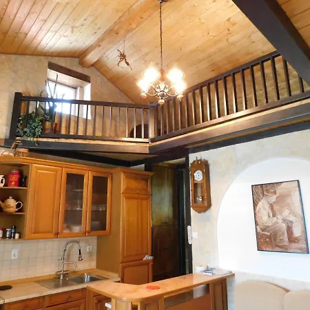 Kamnita Hisa Stari Klesar