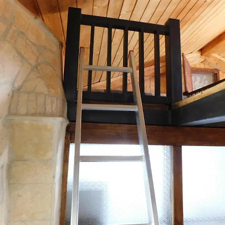 Kamnita Hisa Stari Klesar 度假居