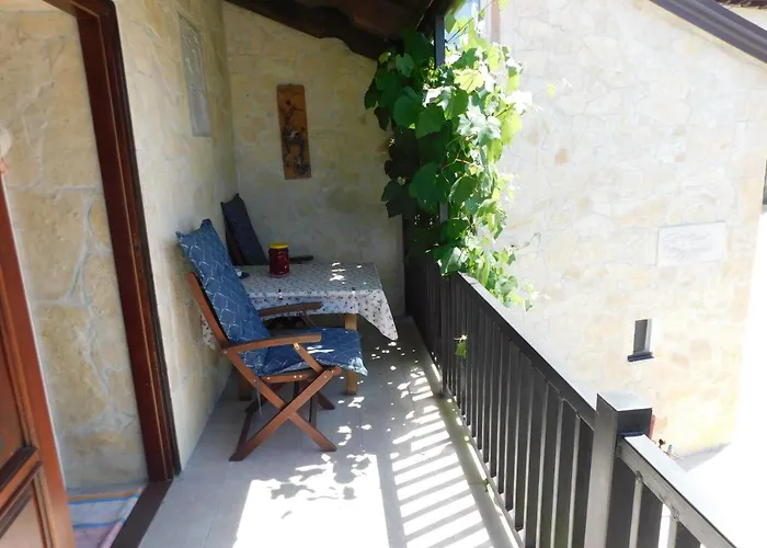 בית נופש Kamnita Hisa Stari Klesar