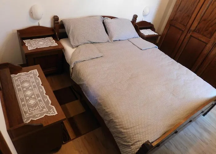 Kamnita Hisa Stari Klesar