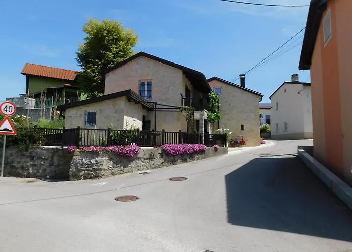 בית נופש Kamnita Hisa Stari Klesar