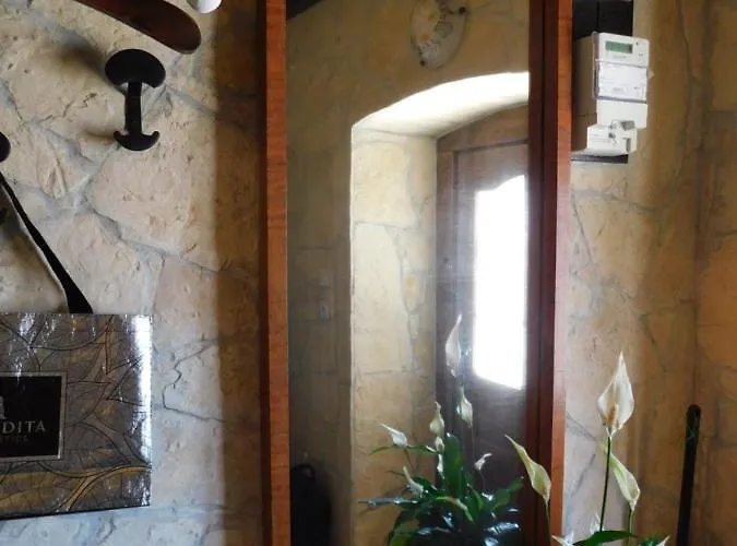 Kamnita Hisa Stari Klesar