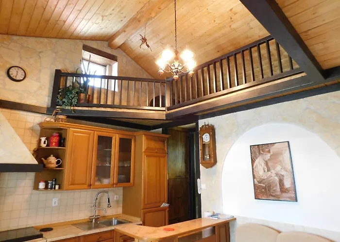 Kamnita Hisa Stari Klesar