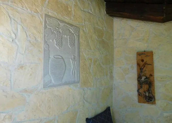 Kamnita Hisa Stari Klesar