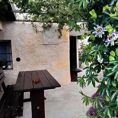 Kamnita Hisa Stari Klesar אילירסקה ביסטריצה