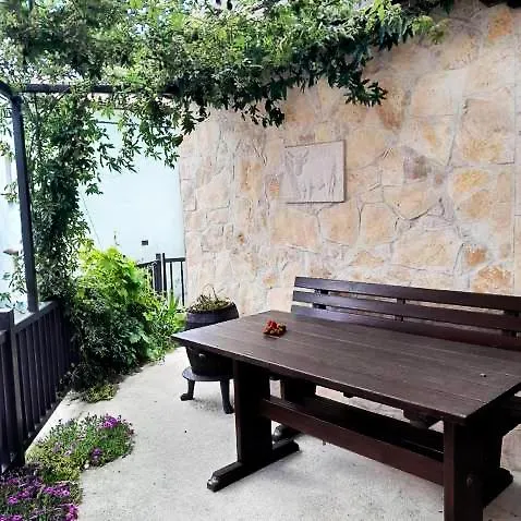 Kamnita Hisa Stari Klesar בית נופש